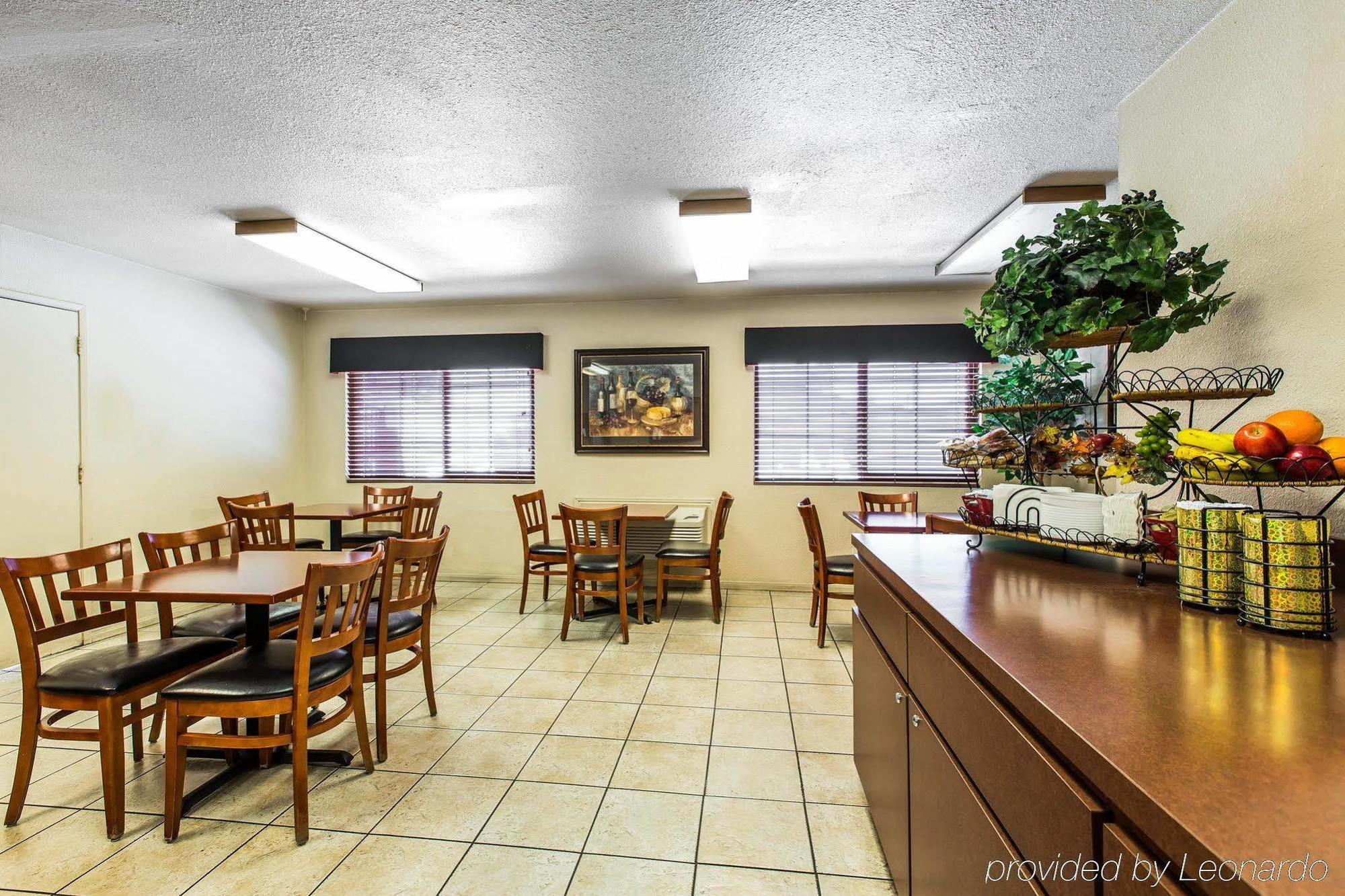 Rodeway Inn Ontario Mills Mall Guasti Экстерьер фото